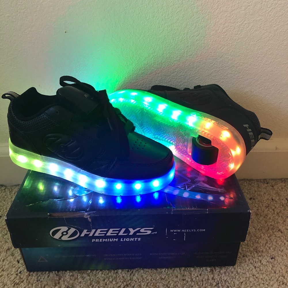 Boys size 2 Heelys